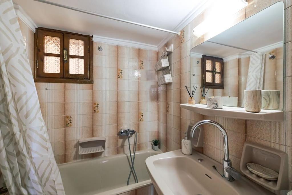 Seaside Escape Apartment Saronida المظهر الخارجي الصورة