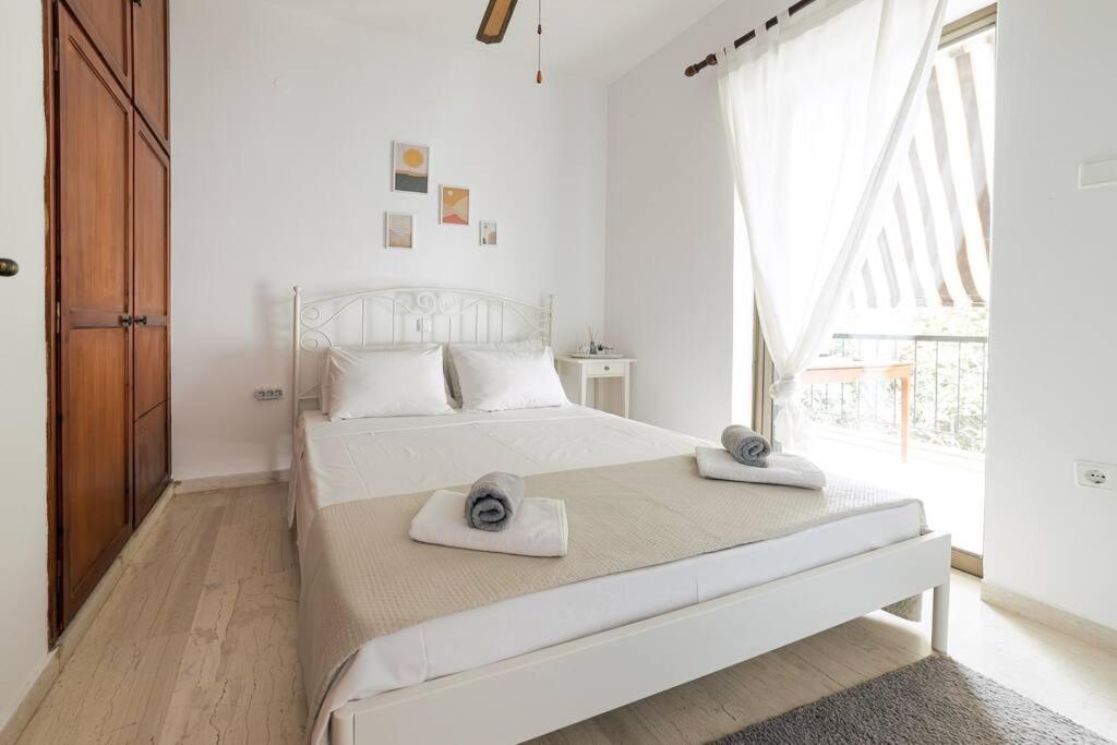Seaside Escape Apartment Saronida المظهر الخارجي الصورة